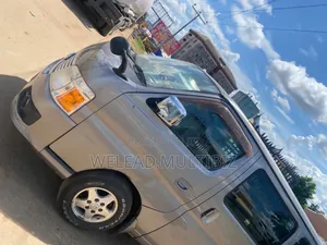 Nissan Caravan (Urvan) 2011 Silver