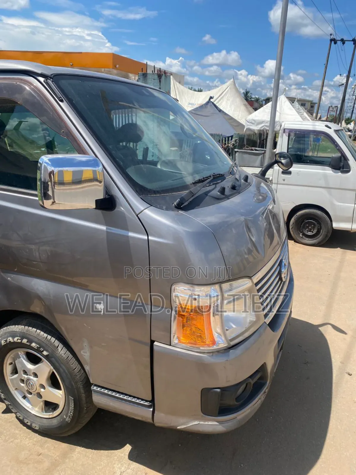 Nissan Caravan (Urvan) 2011 Silver
