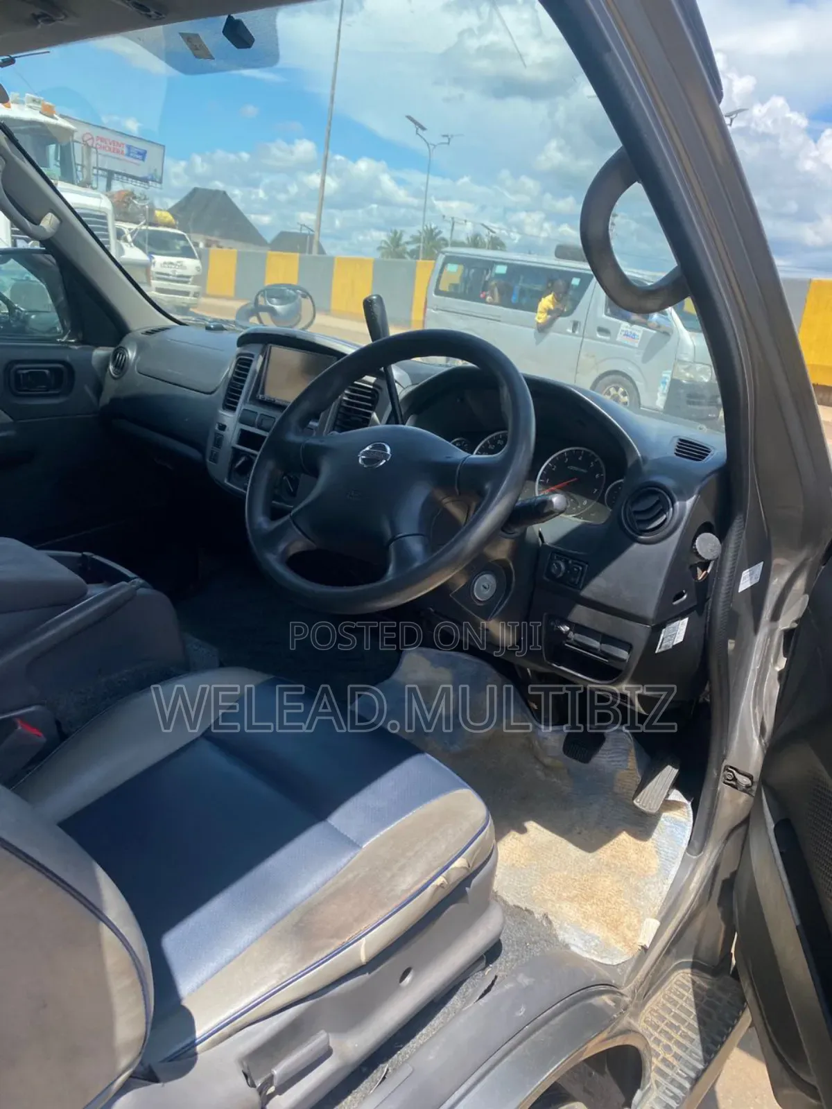 Nissan Caravan (Urvan) 2011 Silver