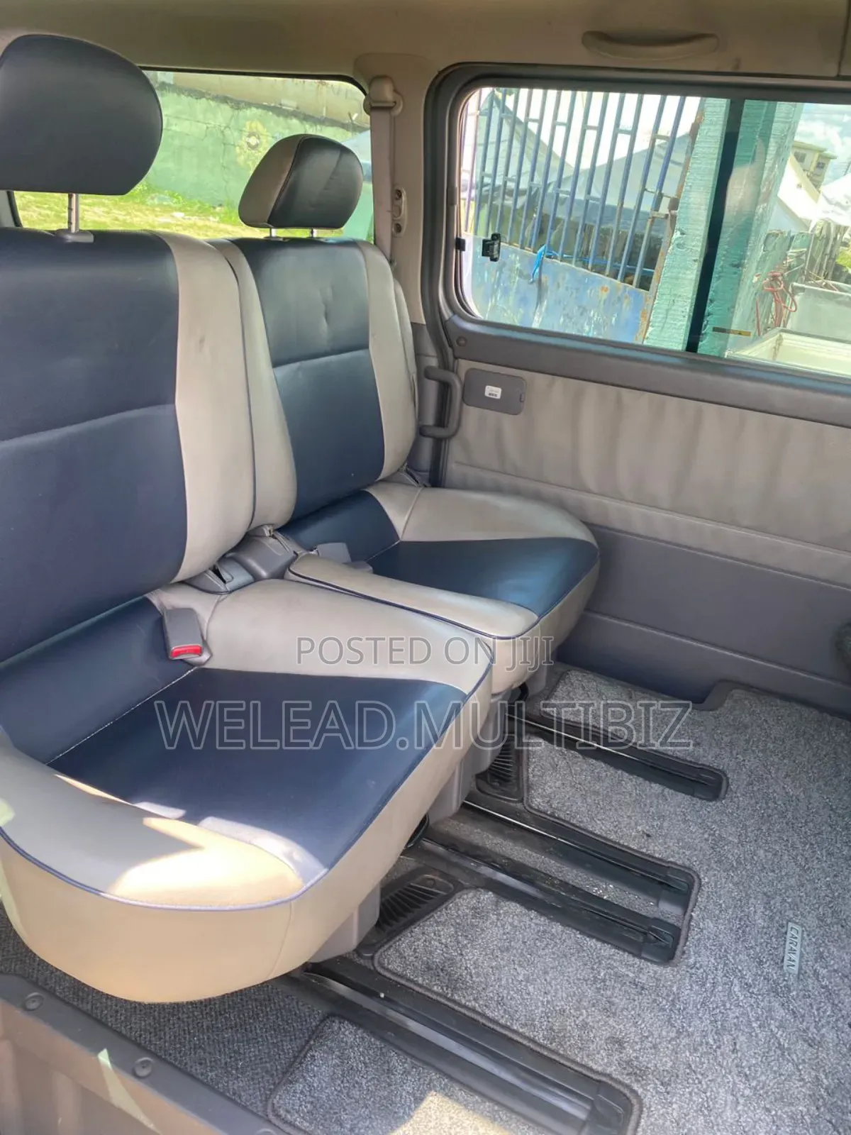 Nissan Caravan (Urvan) 2011 Silver
