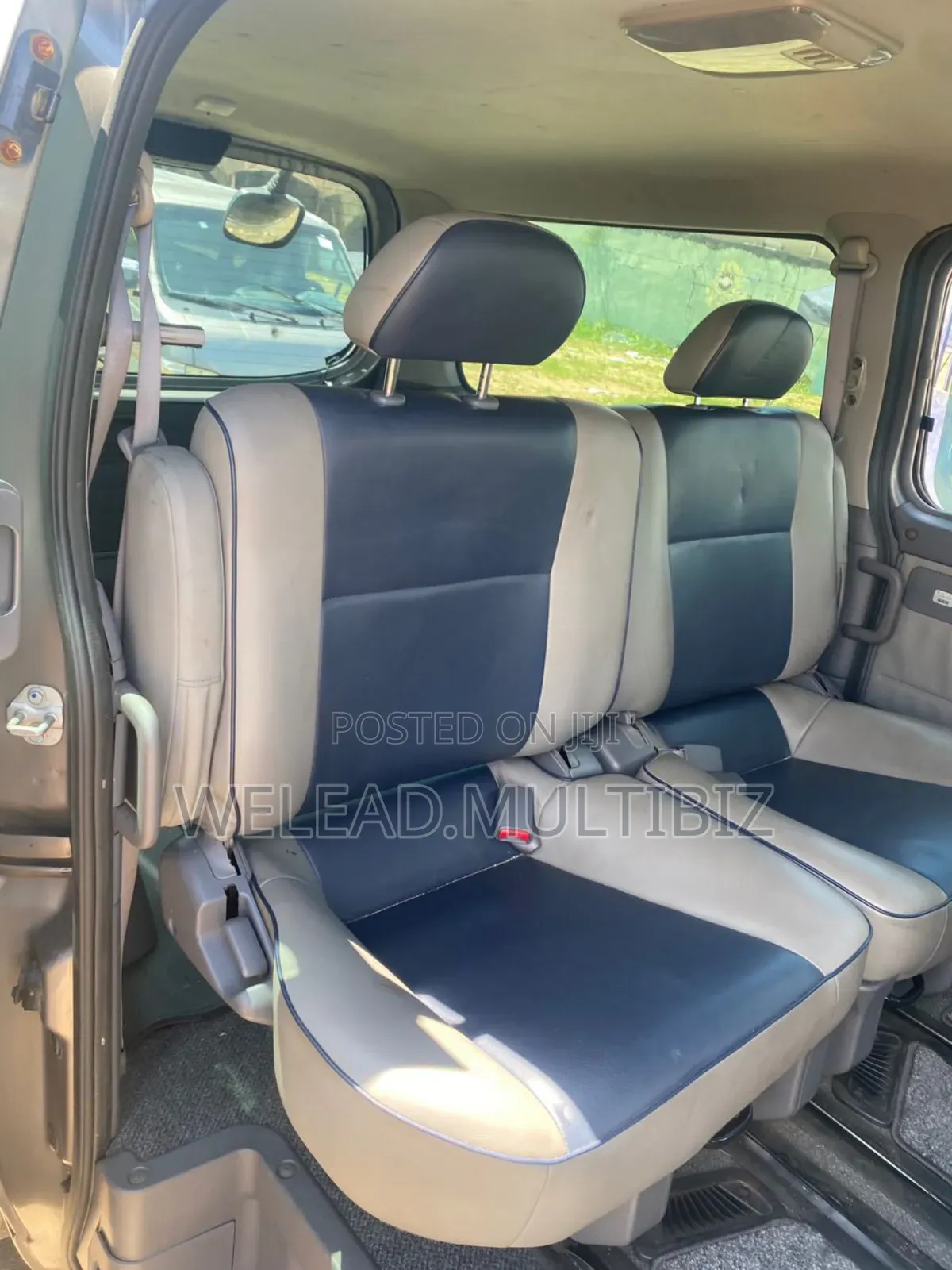 Nissan Caravan (Urvan) 2011 Silver