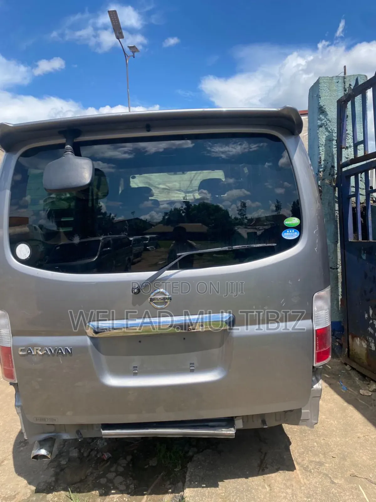 Nissan Caravan (Urvan) 2011 Silver