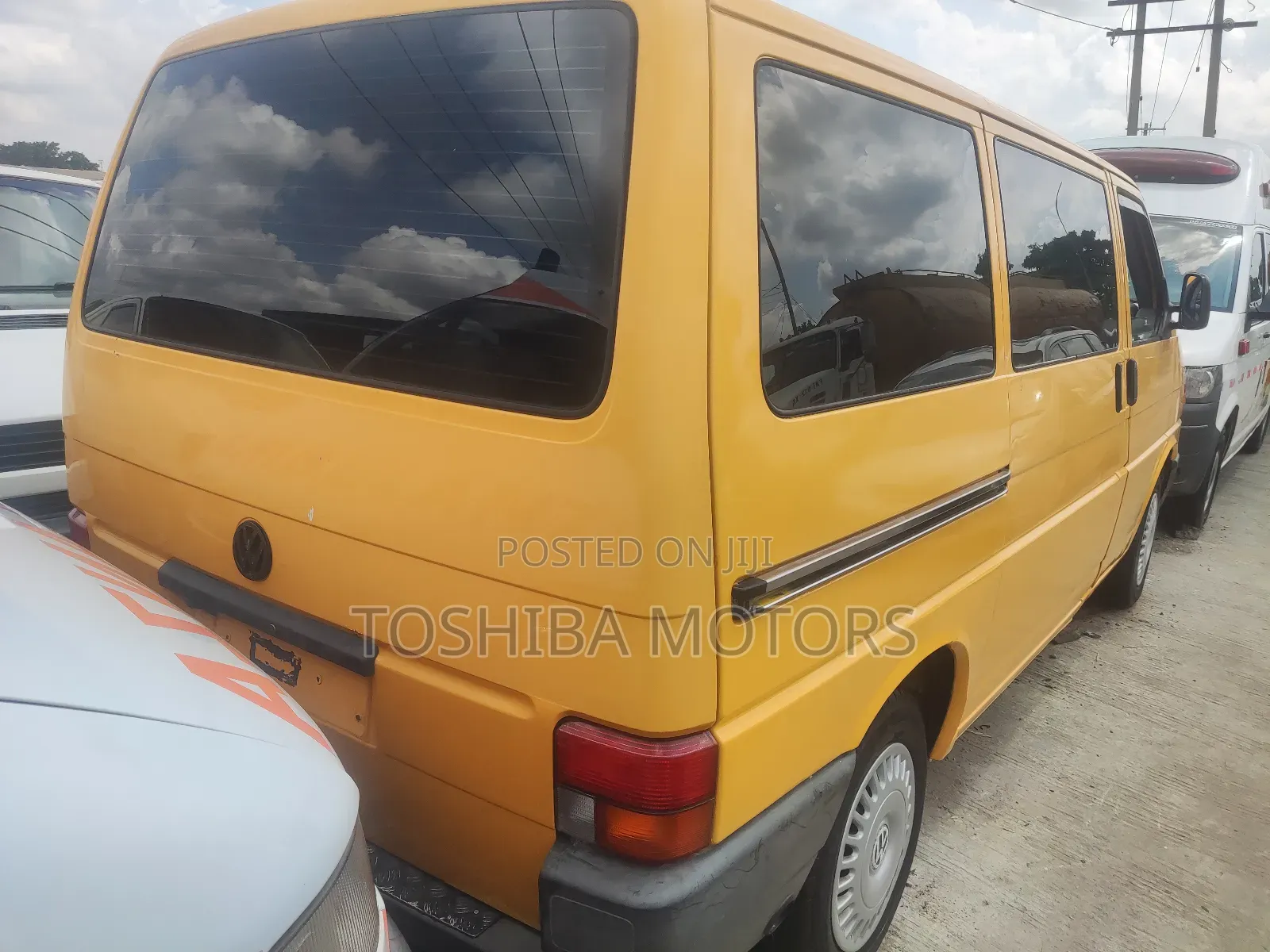 Volkswagen Transporter 2004 Yellow