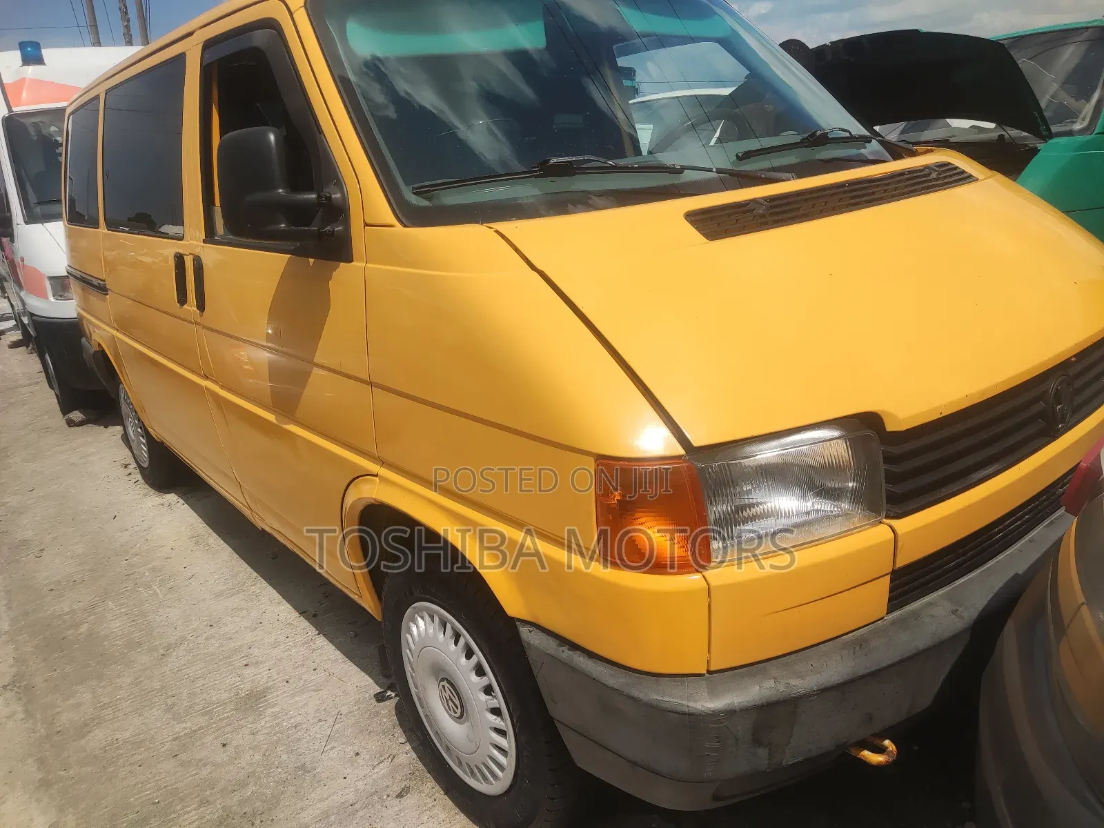 Volkswagen Transporter 2004 Yellow