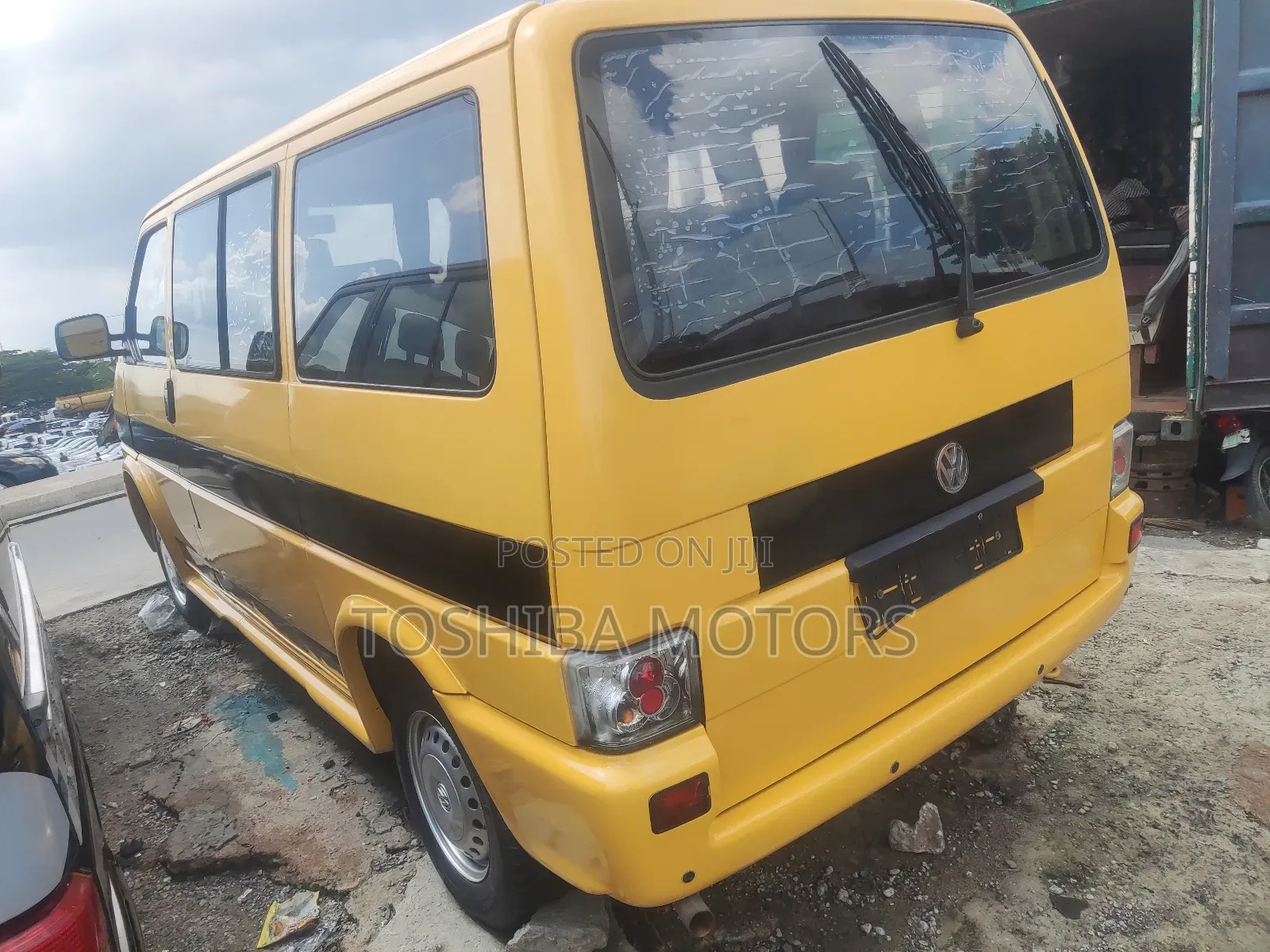 Volkswagen Transporter 2005 Yellow