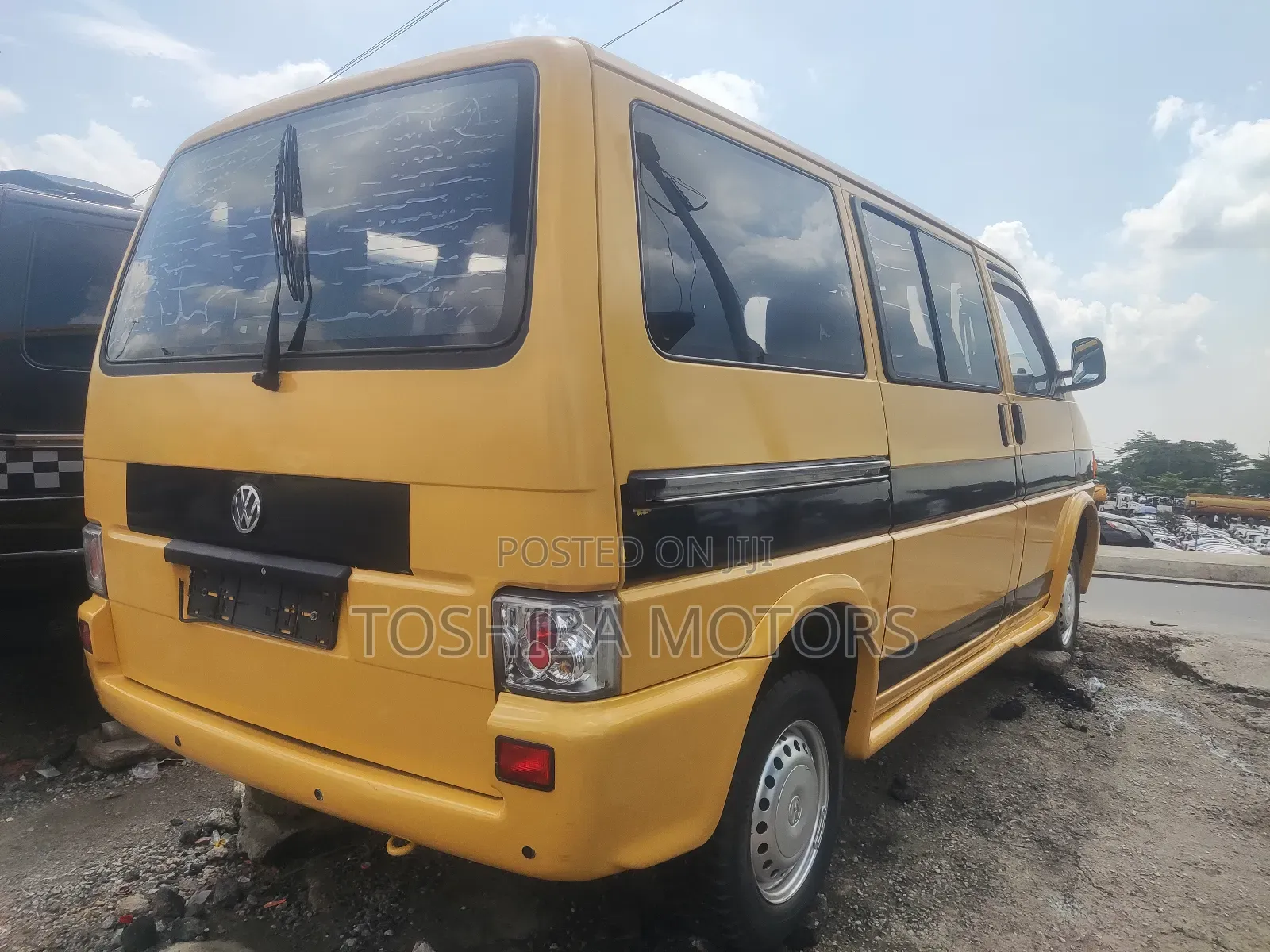 Volkswagen Transporter 2005 Yellow