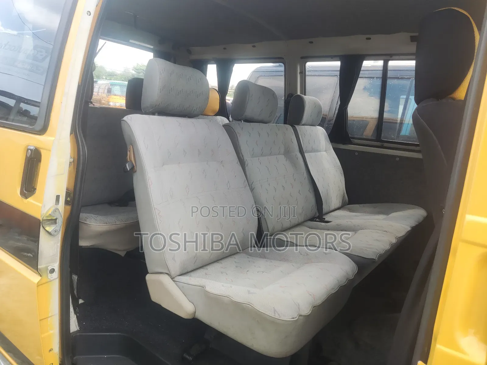Volkswagen Transporter 2005 Yellow