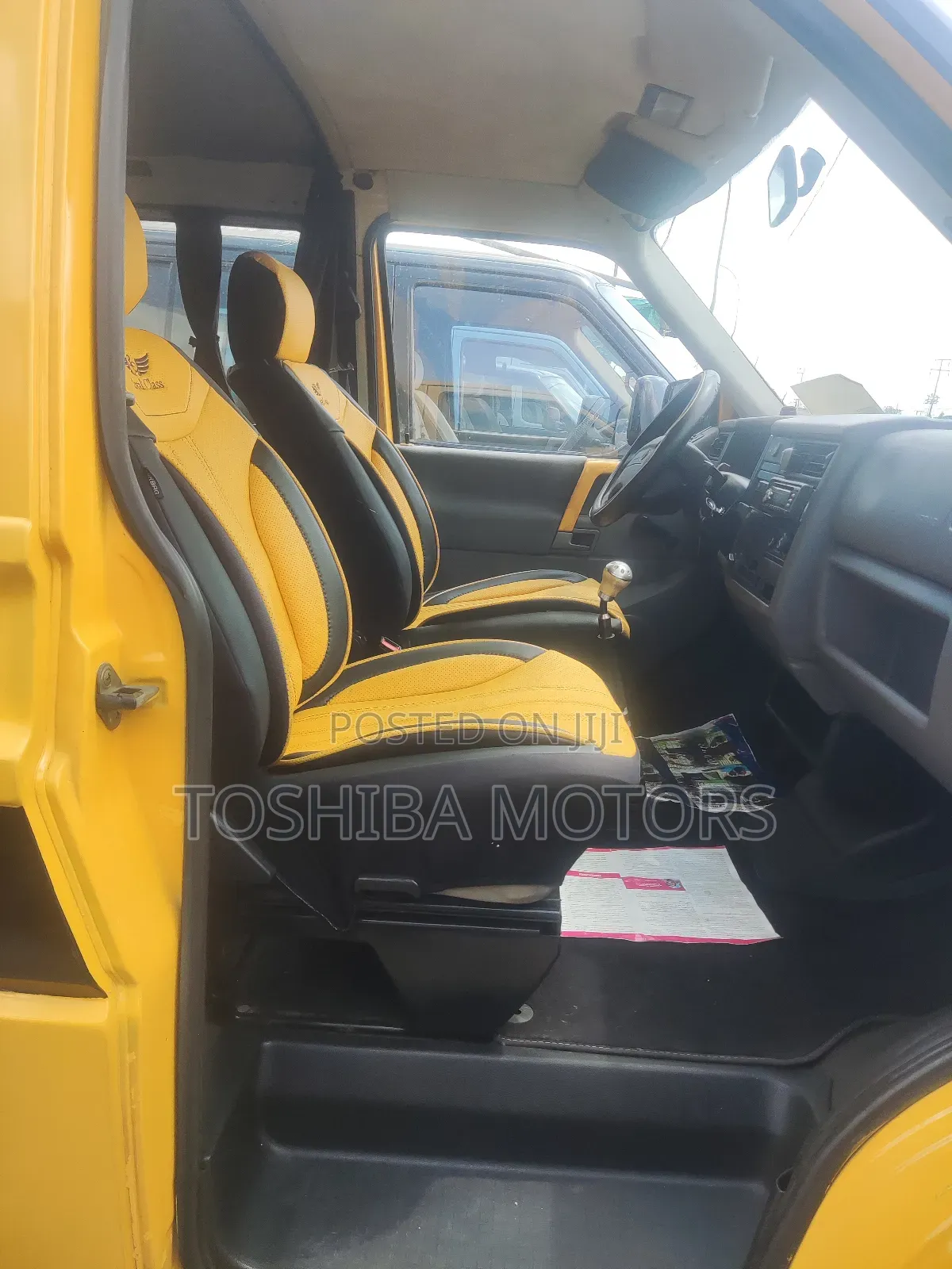 Volkswagen Transporter 2005 Yellow