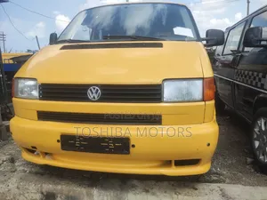 Volkswagen Transporter 2005 Yellow