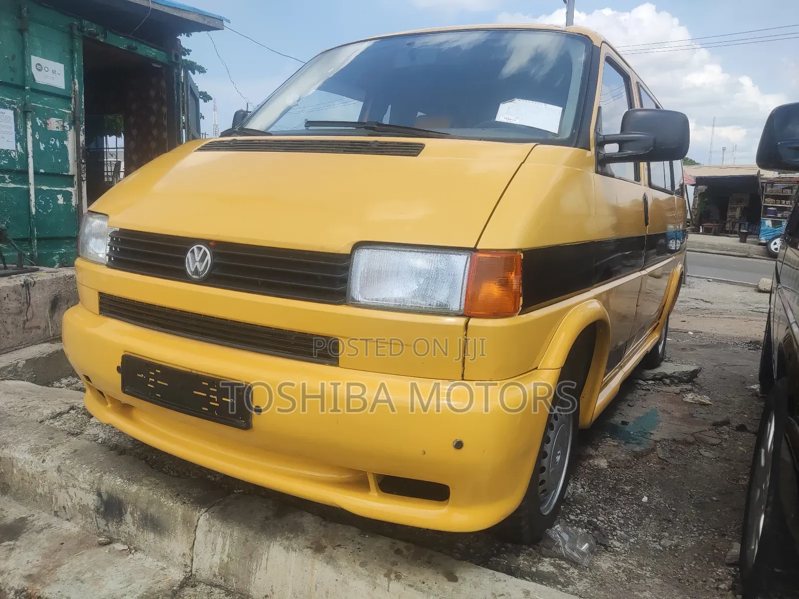 Volkswagen Transporter 2005 Yellow