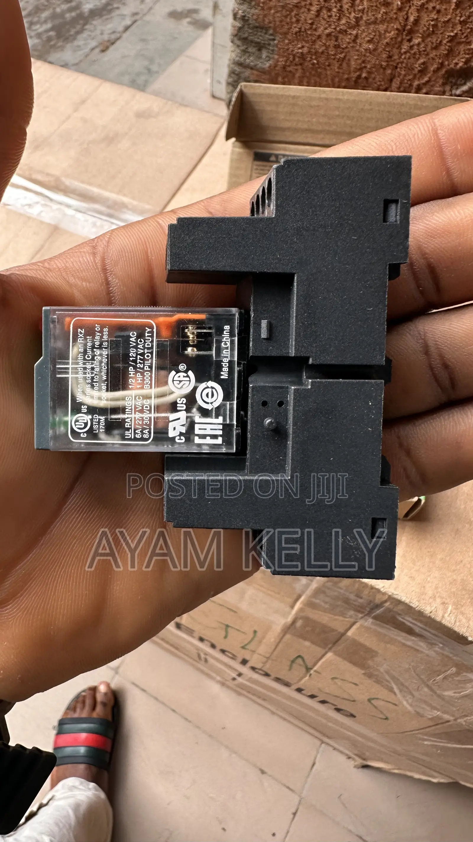 Schneider Relay 14pins 230v
