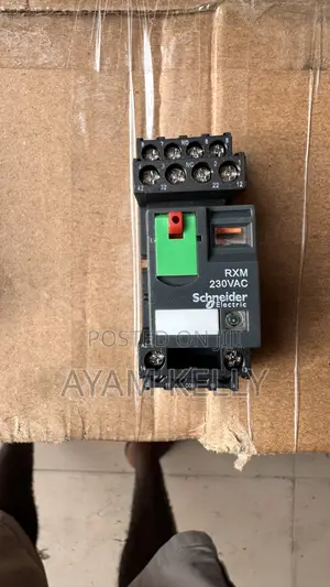 Schneider Relay 14pins 230v