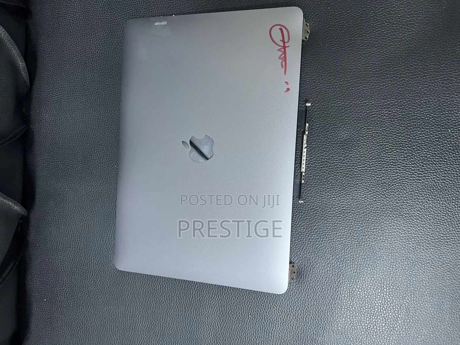 Macbook Pro 2016/17 Follow Come Screen