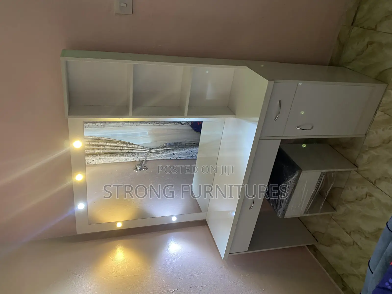 Dressing Table With Light