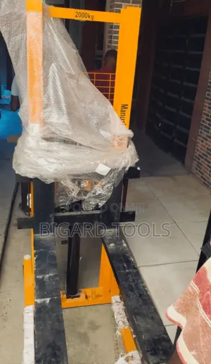 Stacker(2000kg)