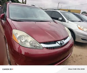 Toyota Sienna 2008 Red