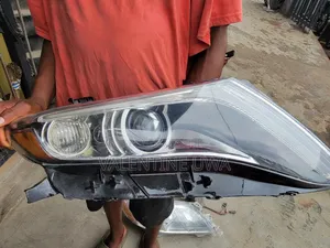 Headlamp Venza 2013