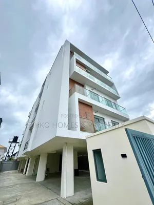 3bdrm Apartment in Lekki for sale