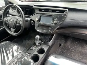 Toyota Avalon XLE Premium FWD Sedan (3.6L 6cyl 6A) 2016 Black