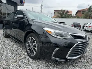 Toyota Avalon XLE Premium FWD Sedan (3.6L 6cyl 6A) 2016 Black