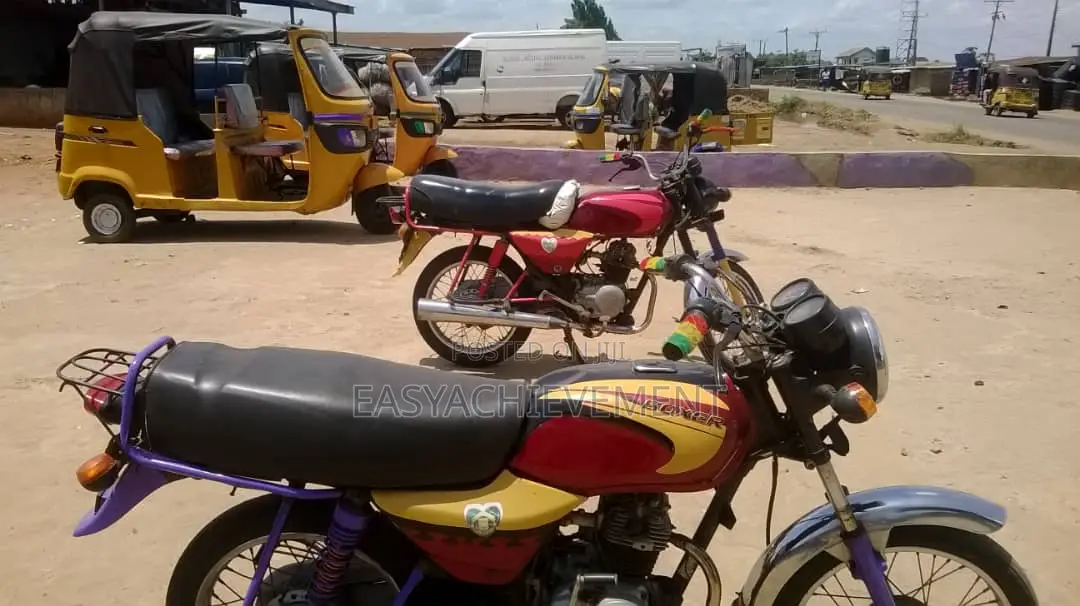 Bajaj Boxer 2023 Red