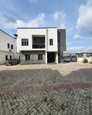 5bdrm Duplex in Guzape District for sale