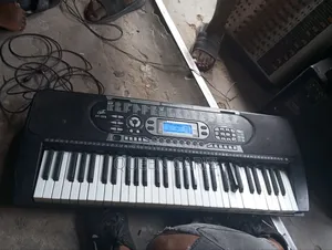 Photo - Japanese Xp Keyboard With Transpose 4octave