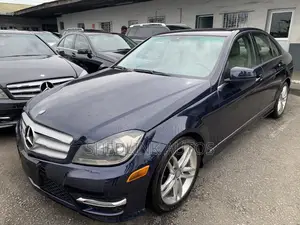 Photo - Mercedes-Benz C300 Luxury 4Matic Sedan AWD (3.0L 6cyl 7A) 2012 Blue