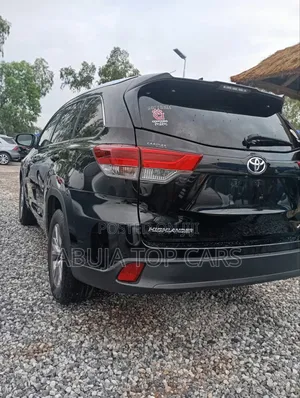 Toyota Highlander XLE 4x4 V6 (3.5L 6cyl 8A) 2018 Black