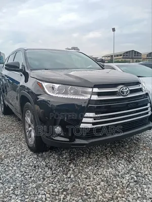Toyota Highlander XLE 4x4 V6 (3.5L 6cyl 8A) 2018 Black
