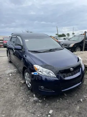 Toyota Matrix S Hatchback AWD (2.4L 4cyl 4A) 2010 Blue