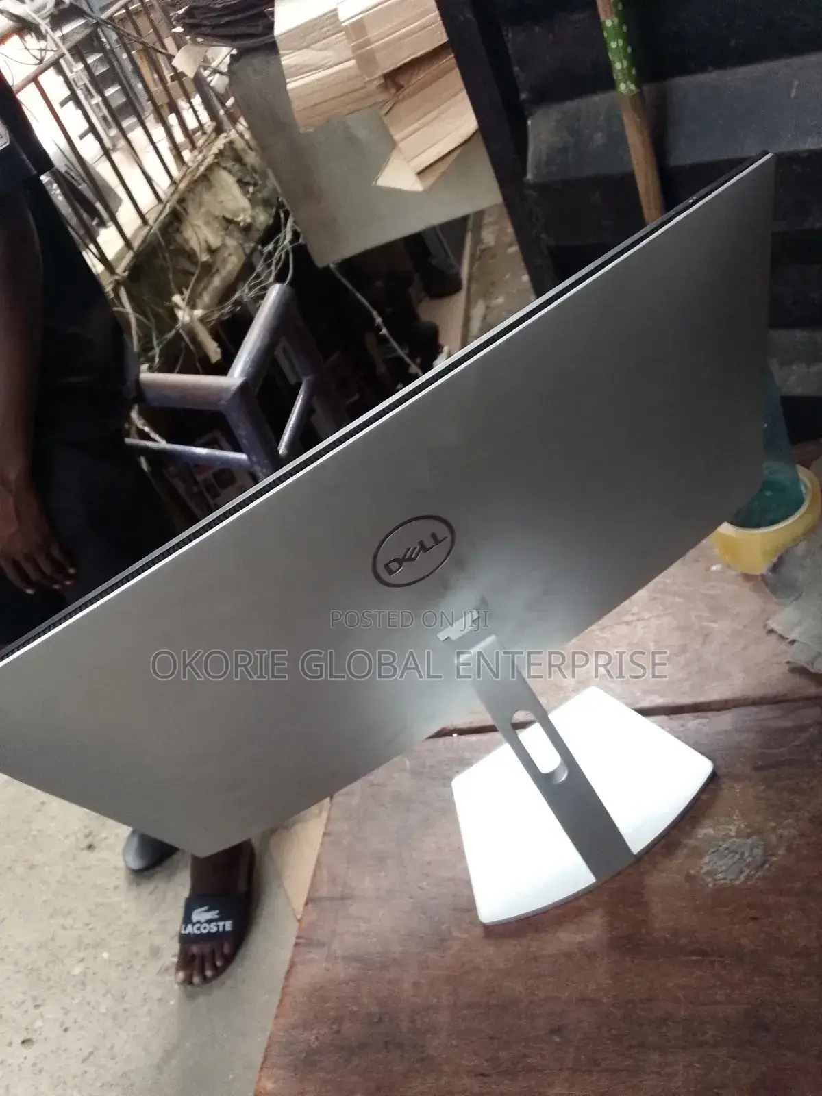 Smart Dell Frameless Monitor