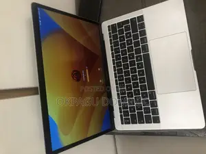 Laptop Apple MacBook Pro 2017 8GB Intel Core I5 SSD 256GB