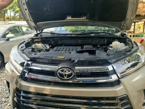 Toyota Highlander 2017 Gold