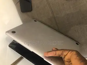 Laptop Apple MacBook Pro 2017 16GB Intel Core I7 SSD 256GB