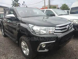Toyota Hilux SR5 4x4 2018 Black