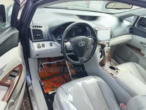 Toyota Venza V6 AWD 2010 Gray