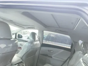 Toyota Venza V6 AWD 2010 Gray