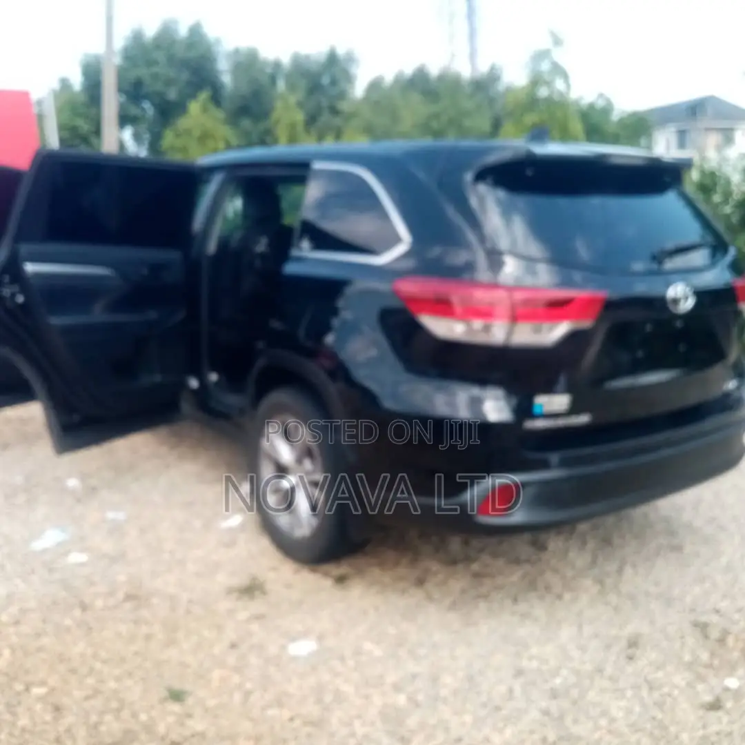 Toyota Highlander LE Plus 4dr SUV AWD (3.5L 6cyl 6A) 2015 Black