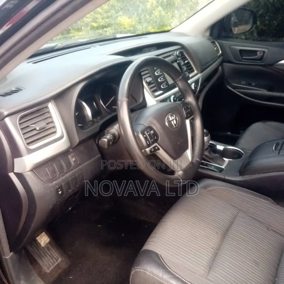 Toyota Highlander LE Plus 4dr SUV AWD (3.5L 6cyl 6A) 2015 Black