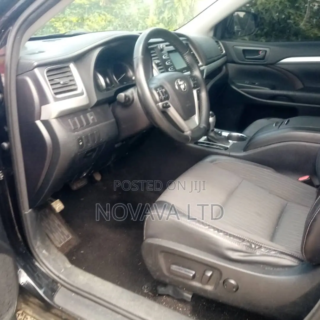 Toyota Highlander LE Plus 4dr SUV AWD (3.5L 6cyl 6A) 2015 Black