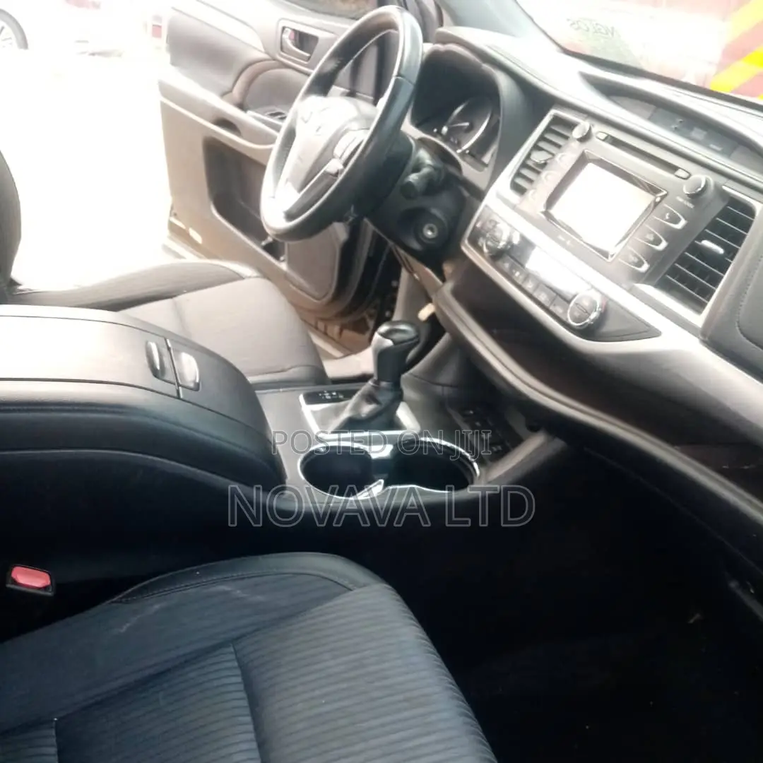 Toyota Highlander LE Plus 4dr SUV AWD (3.5L 6cyl 6A) 2015 Black