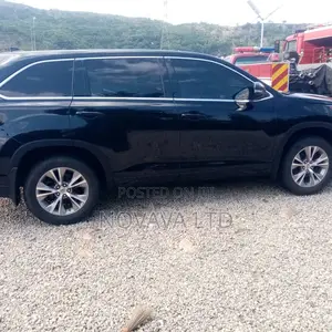 Toyota Highlander LE Plus 4dr SUV AWD (3.5L 6cyl 6A) 2015 Black