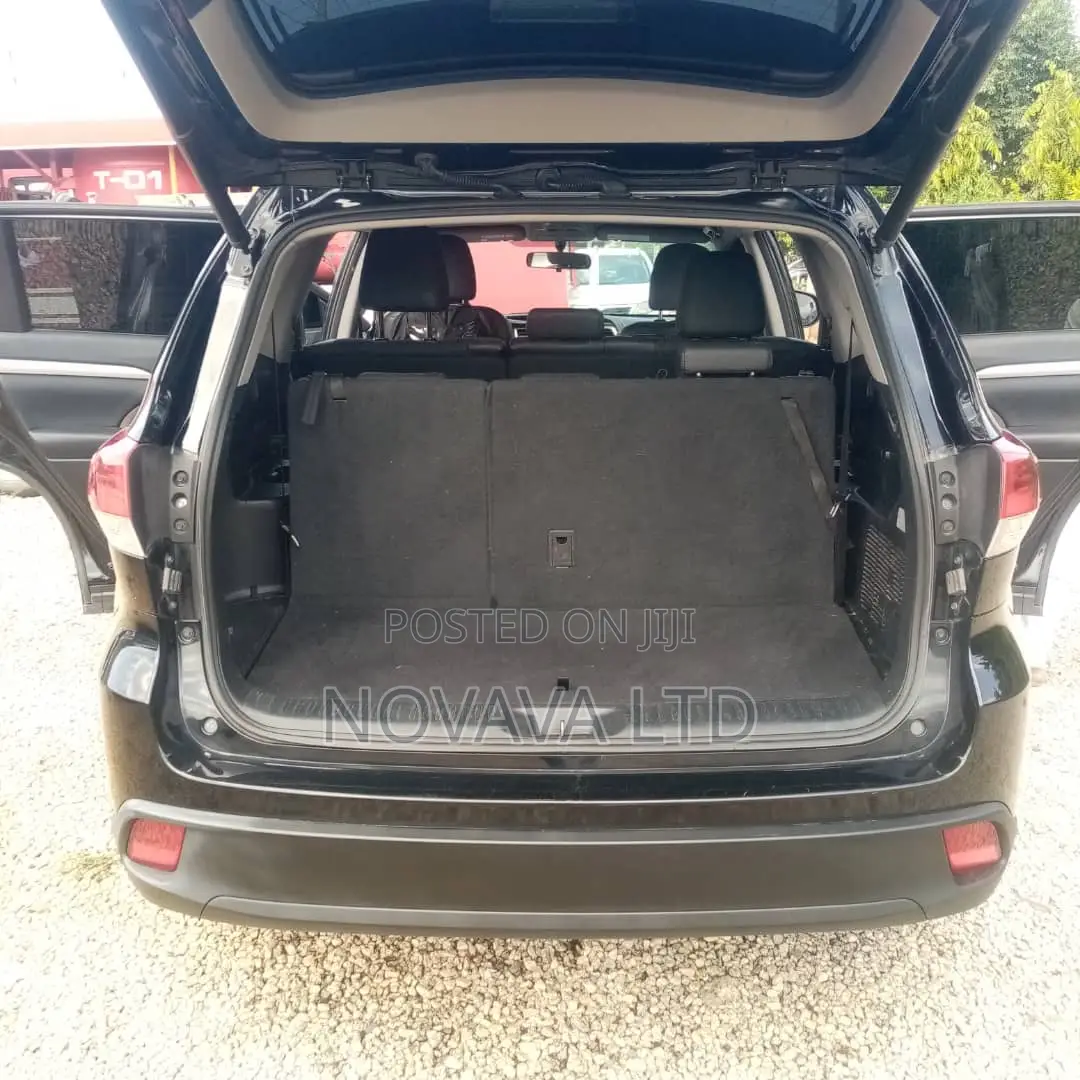 Toyota Highlander LE Plus 4dr SUV AWD (3.5L 6cyl 6A) 2015 Black