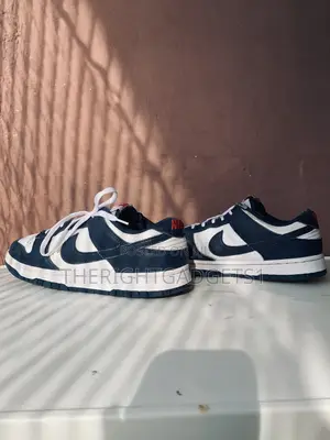 Photo - Nike Dunk Low