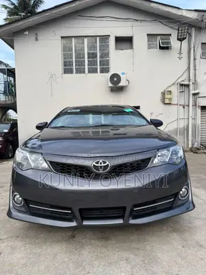 Toyota Camry SE Limited Edition 4dr Sedan (2.5L 4cyl 6A) 2012 Gray