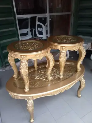 Royla Imported Center Table Woth Side Stools