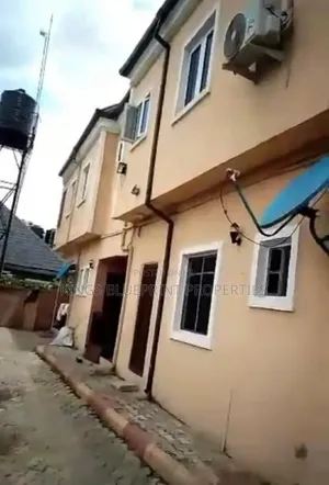 8bdrm Block of Flats in Opete, Warri for sale
