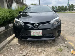 Photo - Toyota Corolla 2015 Red