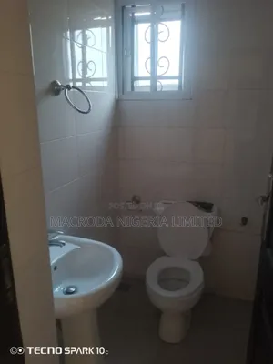 5bdrm Duplex in Ilupeju for rent